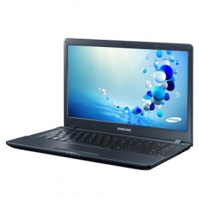 SAMSUNG NP470R4E Laptop